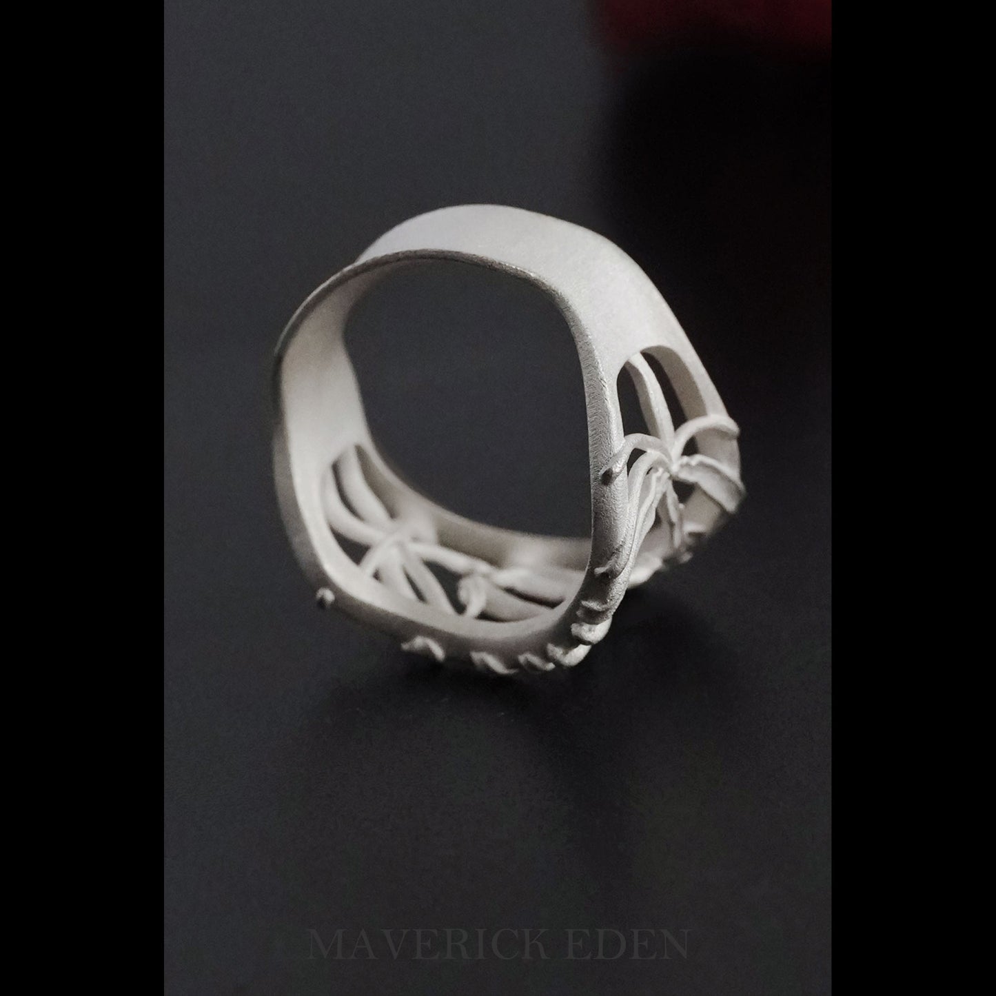 Belladonna Filigree Ring