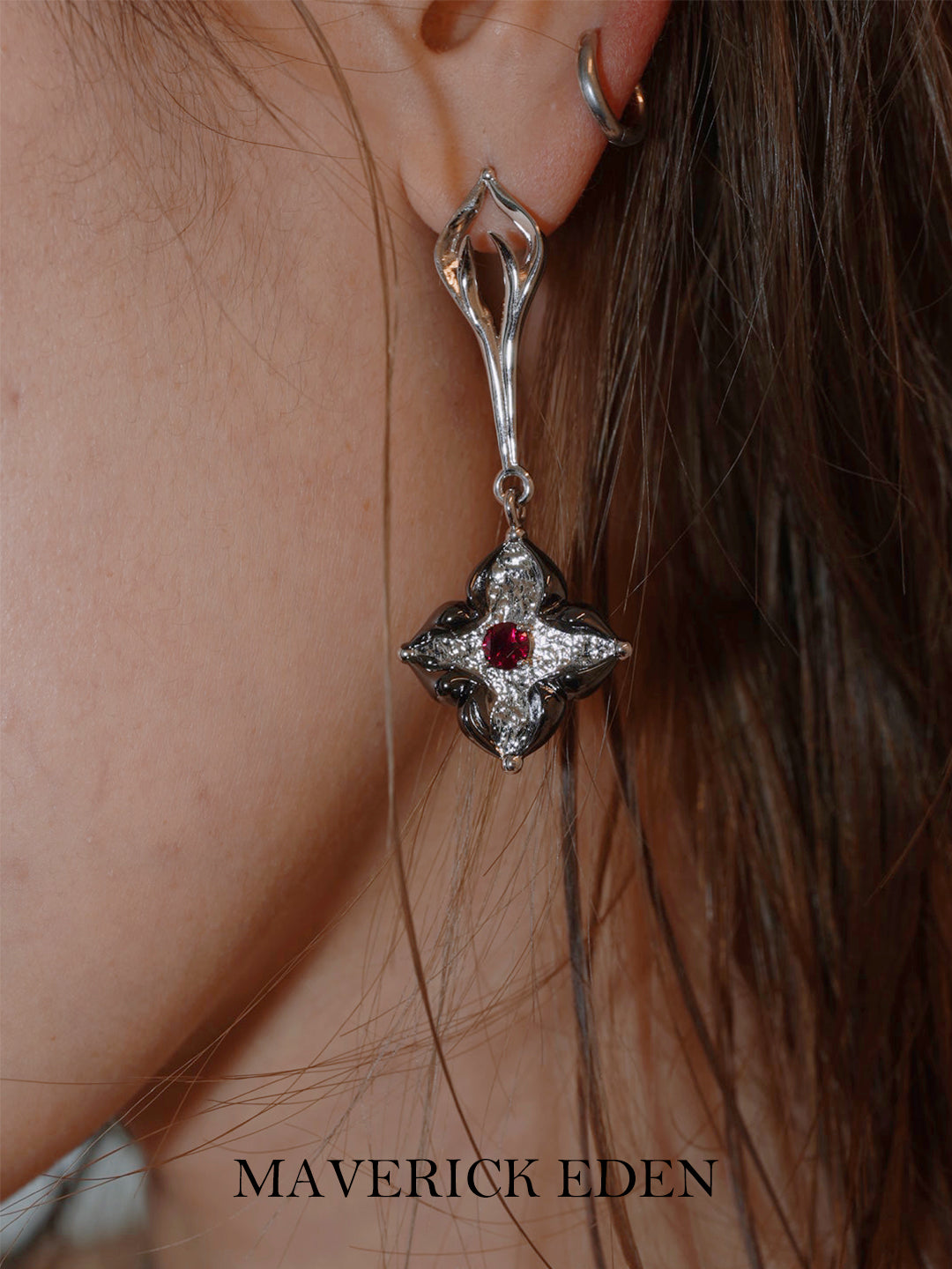 Crossflower Needle Leaf Earrings
